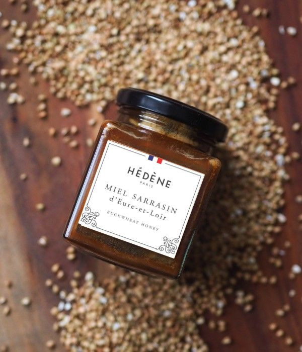 pot de miel de sarasin d'eure-et-Loir posé sur du sarasin