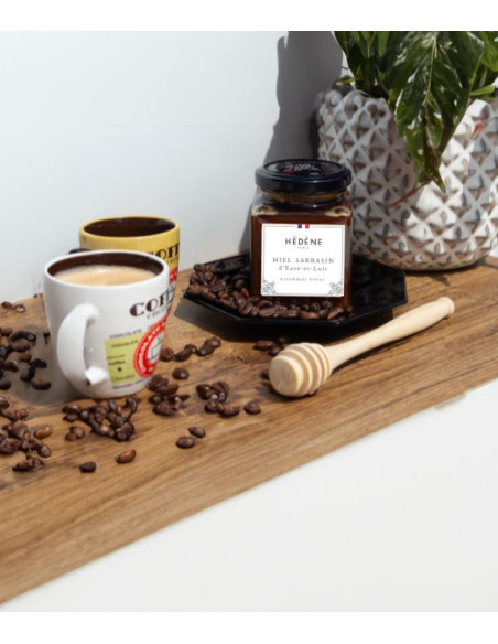 Buckwheat honey with bold aromas: the perfect accompaniment to elevate your coffee.