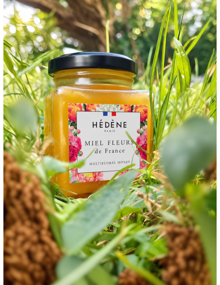 Flower honey with floral and fruity notes, harvested in France.