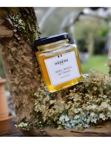 French holly honey, with a sweet flavor and subtle woody notes.