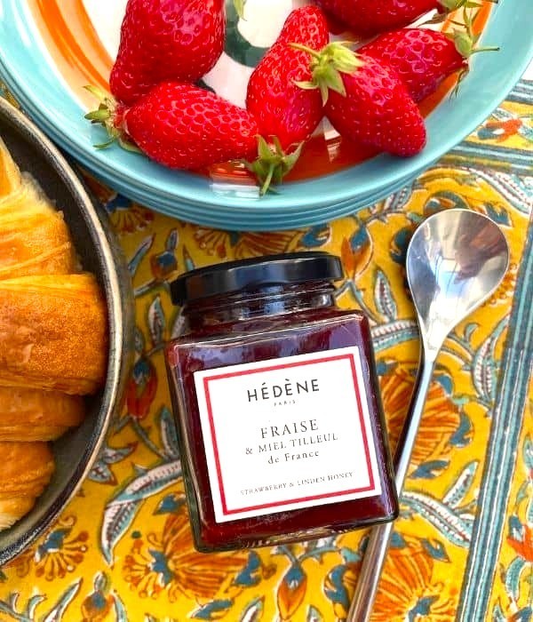 Strawberry and honey fruit preparation - authentic and refined