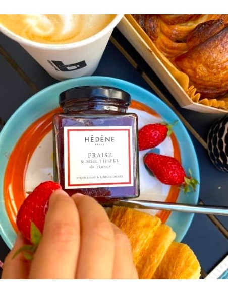 Strawberry and honey fruit preparation - authentic and refined