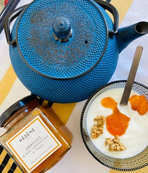 Apricot and honey fruit preparation - tangy and woody