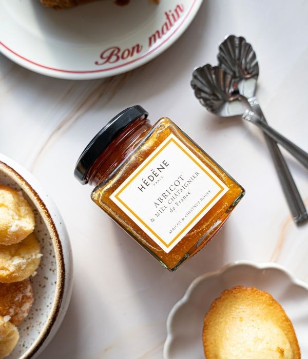 Apricot and honey fruit preparation - tangy and woody